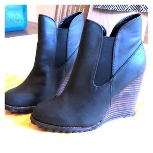 Very Volatile Wedge Black boots high heel booties
